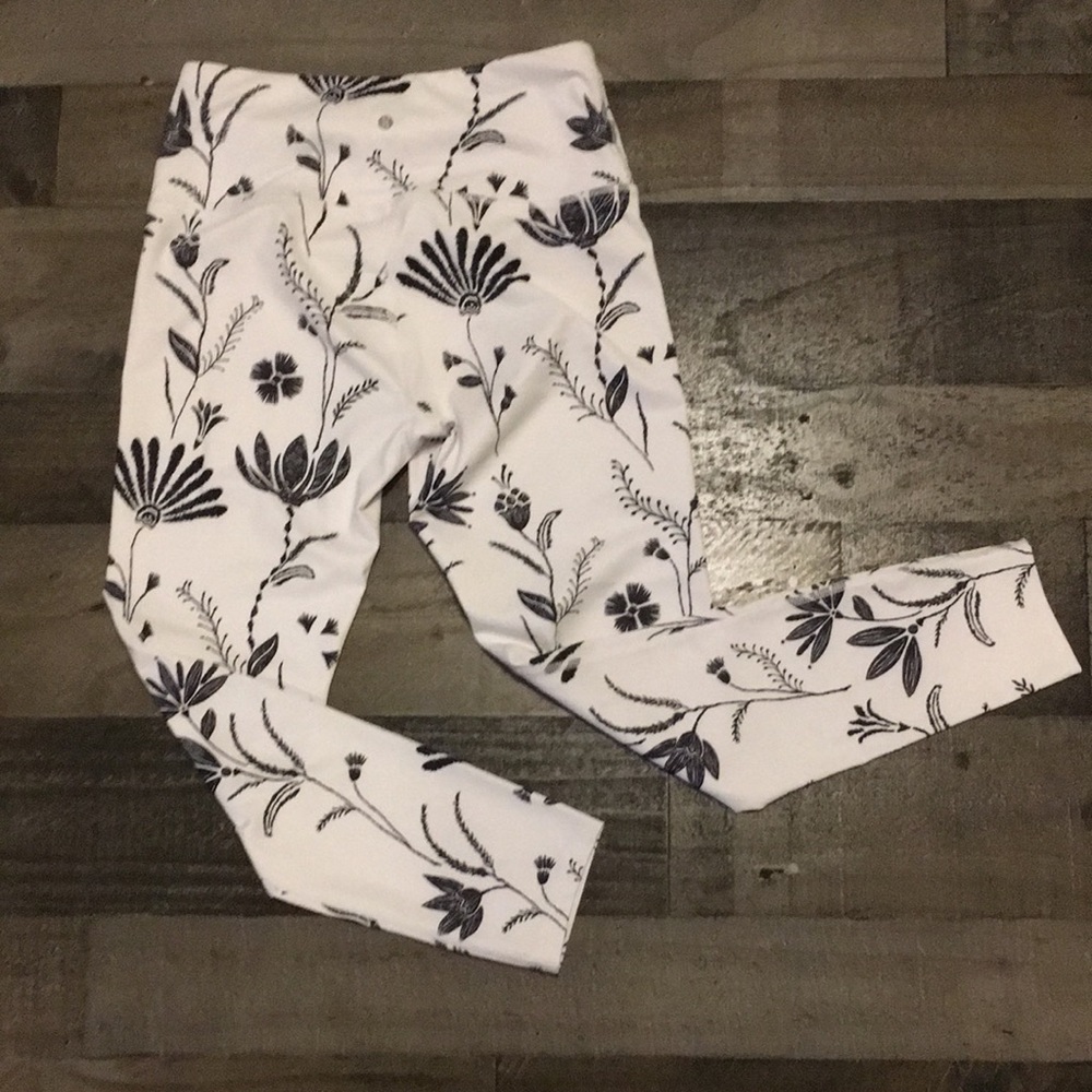 Layer 8 Athletic Leggings - Picture 4 of 6